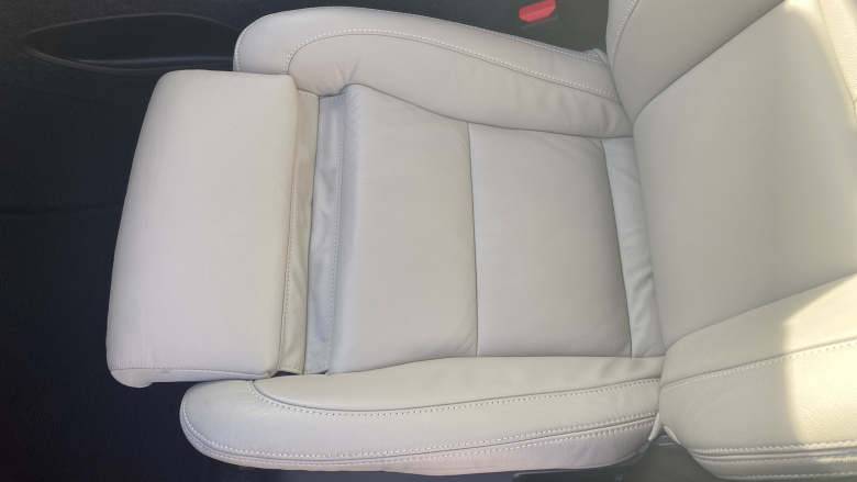 Volvo XC40 2.0 B4P Ultimate Dark 5dr Auto Petrol Estate